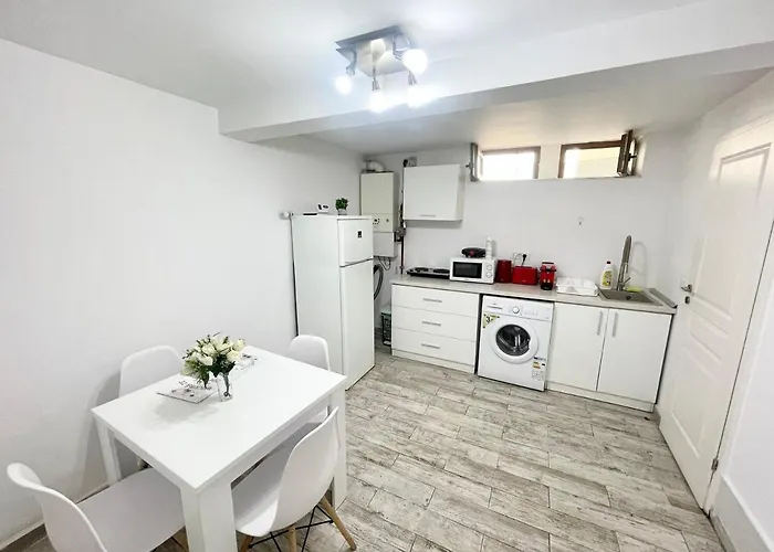 Temple 4 - Half Ground Level With Windows - Demisol