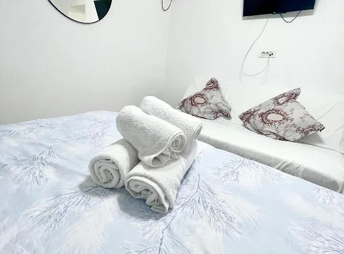 Apartament Temple 4 - Half Ground Level With Windows - Demisol *